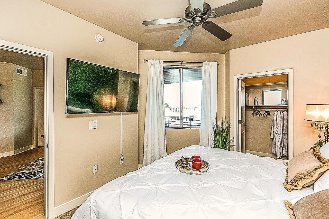 Villa Shopping & Dining 1 Mile - 24 Hour Pool With Parking - 4036 Phoenix Exterior foto