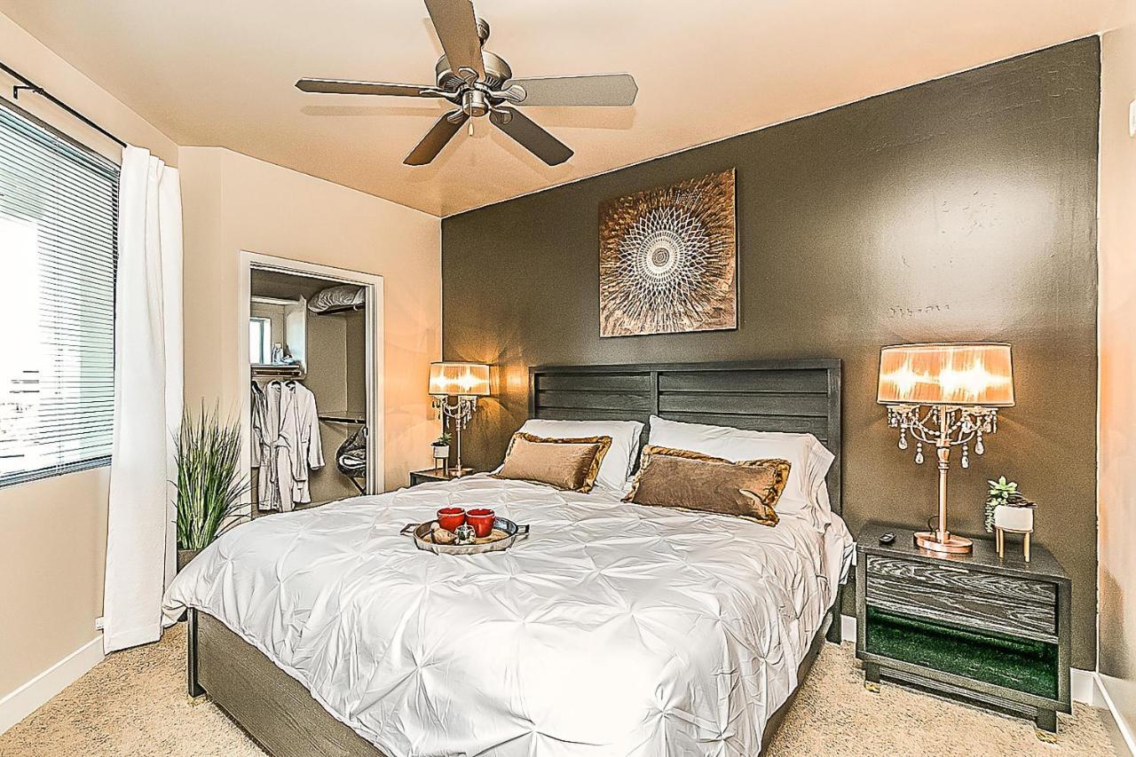 Villa Shopping & Dining 1 Mile - 24 Hour Pool With Parking - 4036 Phoenix Exterior foto