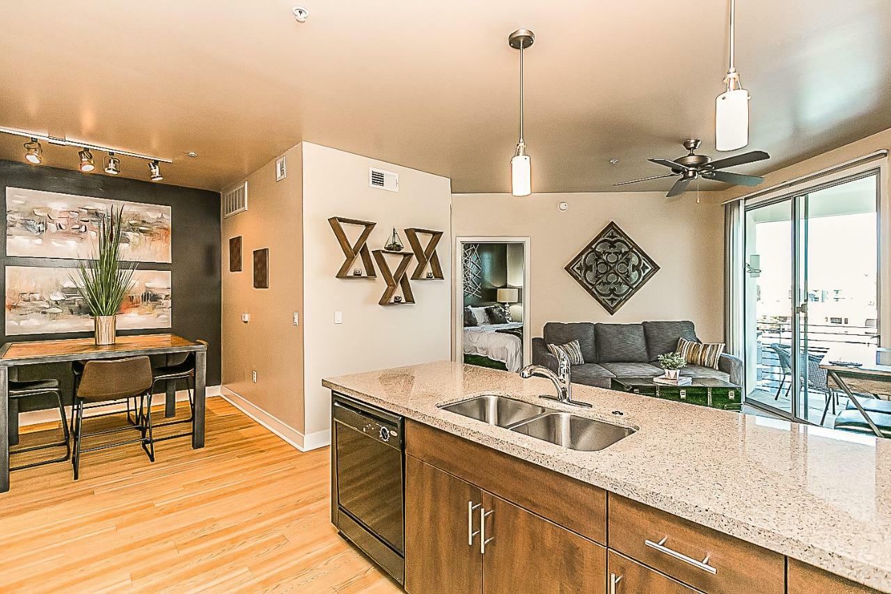 Villa Shopping & Dining 1 Mile - 24 Hour Pool With Parking - 4036 Phoenix Exterior foto