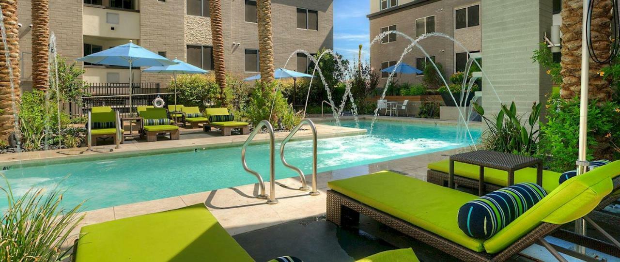 Villa Shopping & Dining 1 Mile - 24 Hour Pool With Parking - 4036 Phoenix Exterior foto